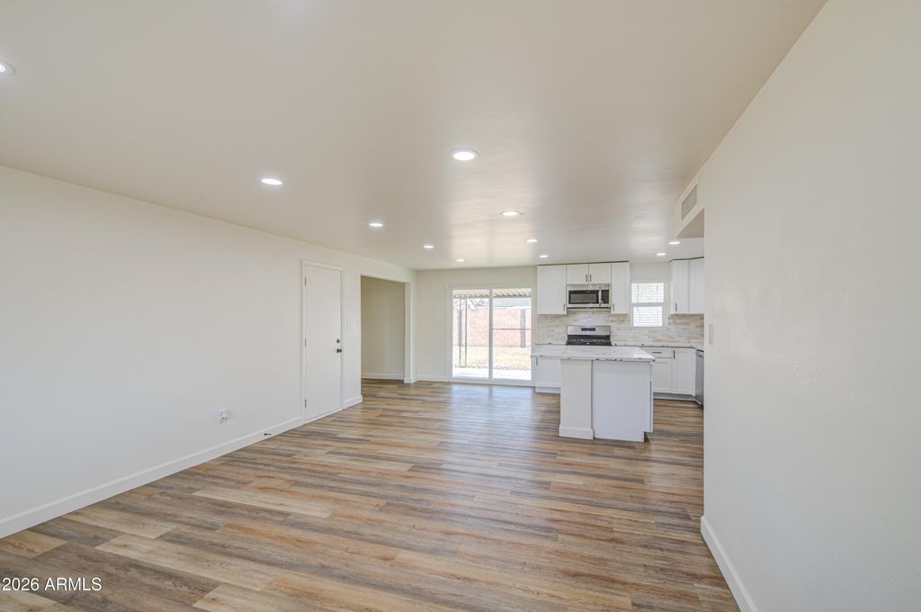 6649 W CAMBRIDGE Avenue, Phoenix, AZ 85035 — photo 3