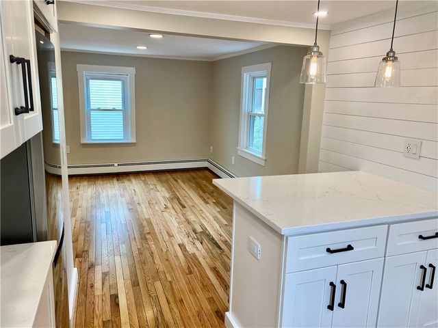 5 Simmons Street 2, Newport, RI 02840