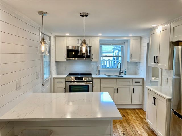 5 Simmons Street 2, Newport, RI 02840