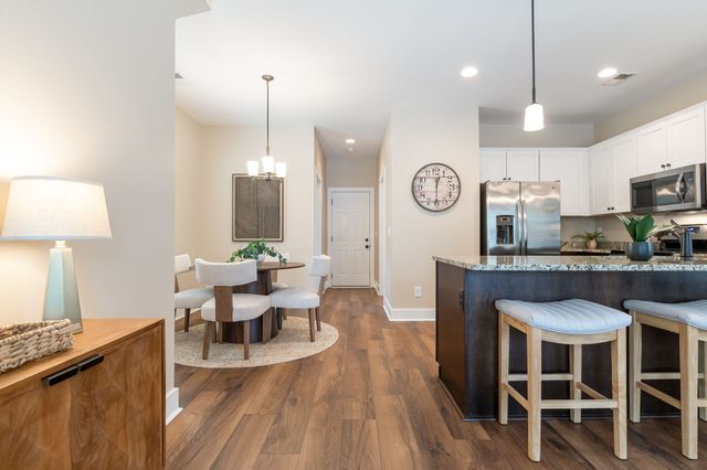2012 Village Park Cir, Old Hickory, TN 37138
