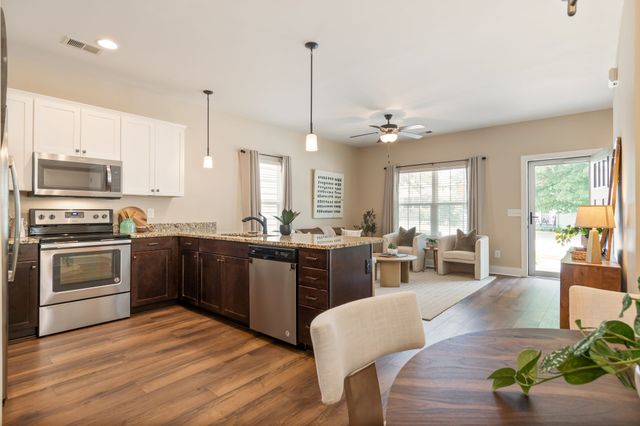 2012 Village Park Cir, Old Hickory, TN 37138