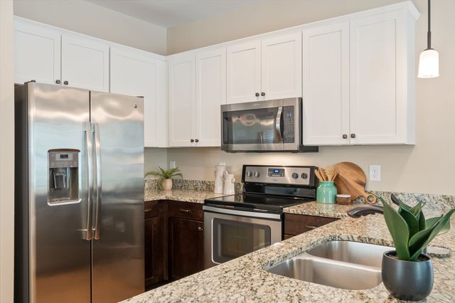2012 Village Park Cir, Old Hickory, TN 37138