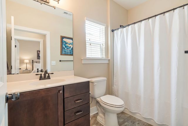 2012 Village Park Cir, Old Hickory, TN 37138