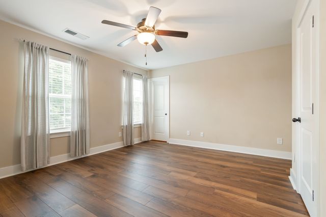 2012 Village Park Cir, Old Hickory, TN 37138