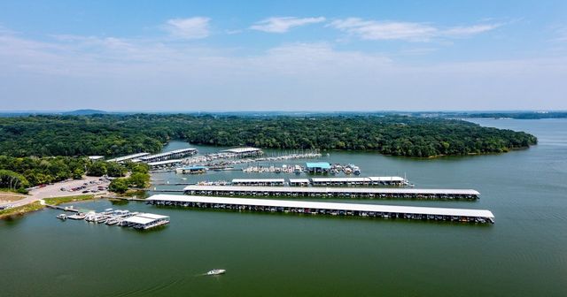 2012 Village Park Cir, Old Hickory, TN 37138