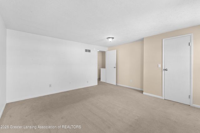 6137 Scotmar Drive, Lansing, MI 48911