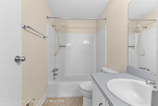 6137 Scotmar Drive, Lansing, MI 48911