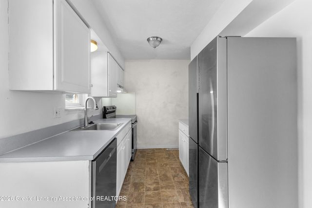 6137 Scotmar Drive, Lansing, MI 48911