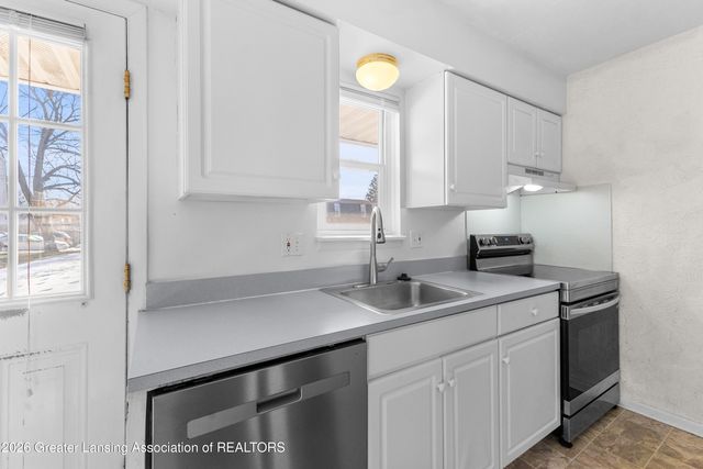 6137 Scotmar Drive, Lansing, MI 48911