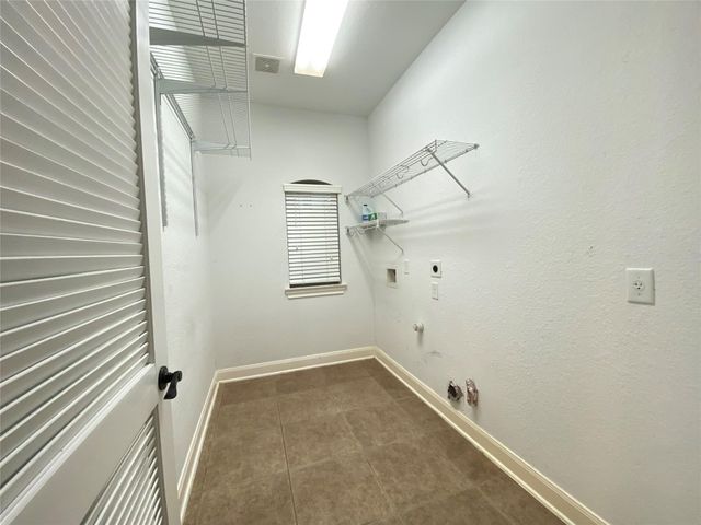 204 Bailey Brook Lane, Dickinson, TX 77539