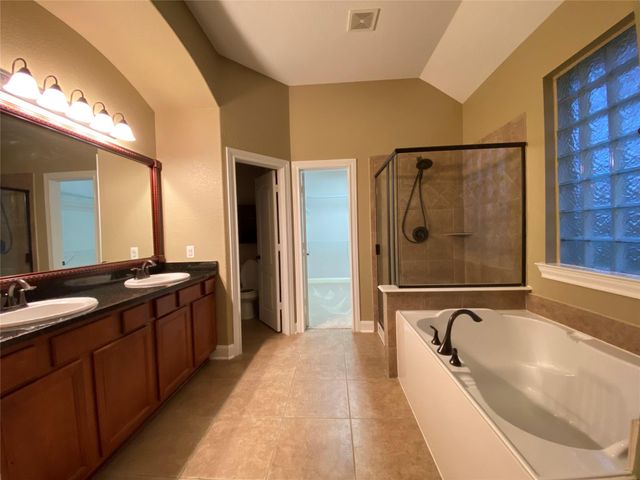 204 Bailey Brook Lane, Dickinson, TX 77539