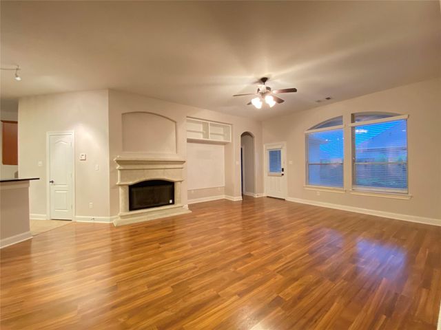 204 Bailey Brook Lane, Dickinson, TX 77539