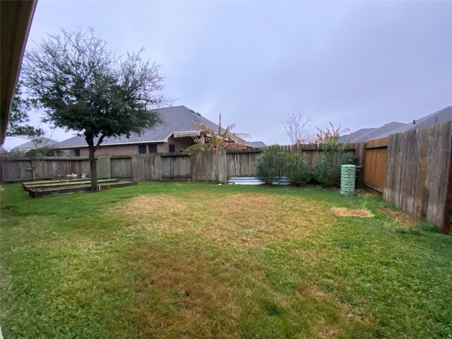 204 Bailey Brook Lane, Dickinson, TX 77539