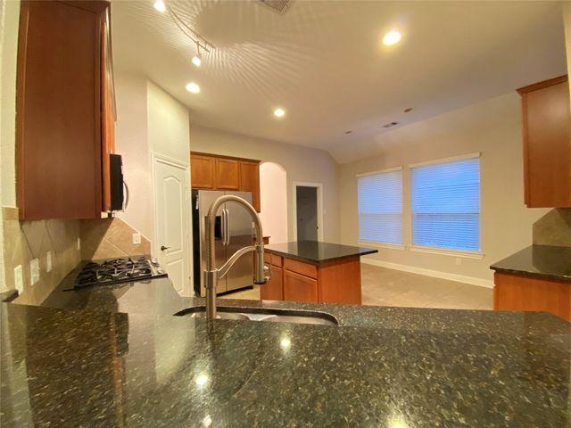 204 Bailey Brook Lane, Dickinson, TX 77539