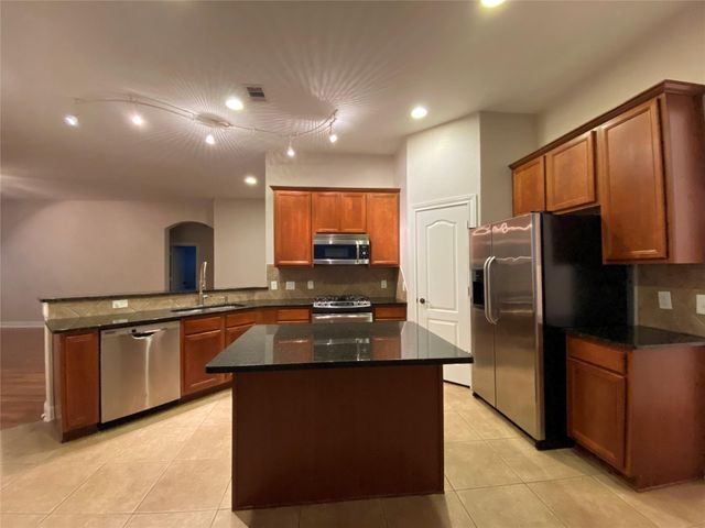 204 Bailey Brook Lane, Dickinson, TX 77539