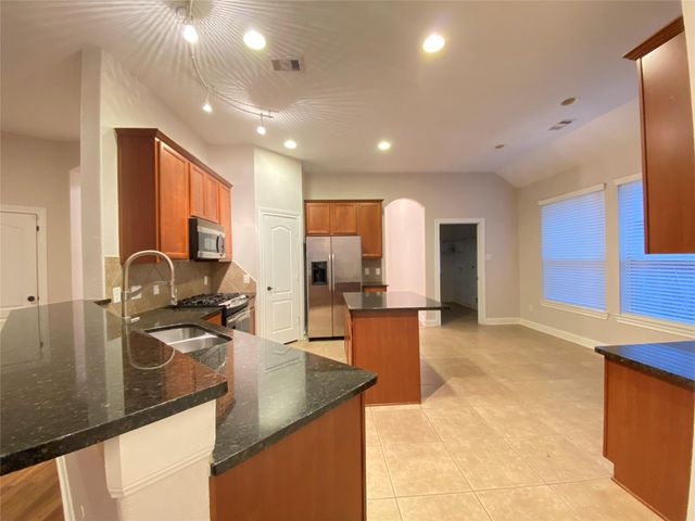 204 Bailey Brook Lane, Dickinson, TX 77539