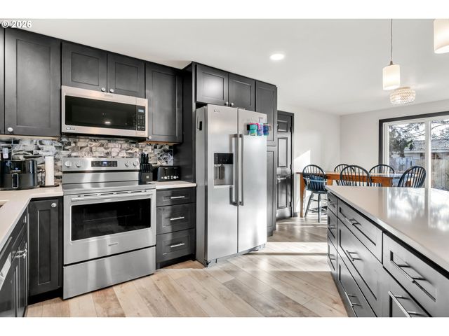 3740 MARSHALL Ave, Eugene, OR 97402