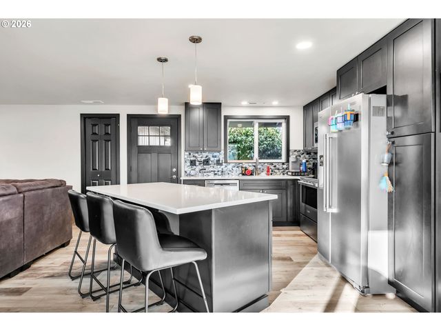 3740 MARSHALL Ave, Eugene, OR 97402