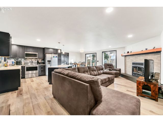 3740 MARSHALL Ave, Eugene, OR 97402