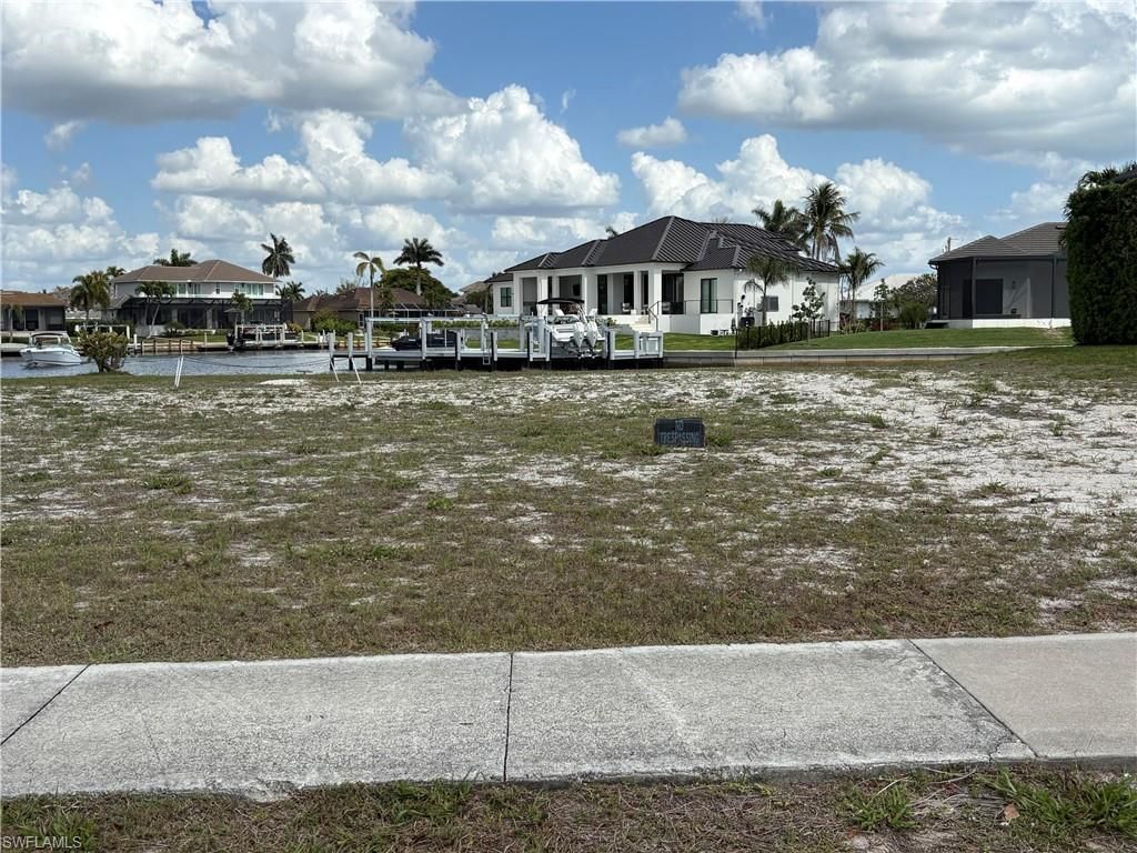 137 Greenview ST, MARCO ISLAND, FL 34145 — exterior