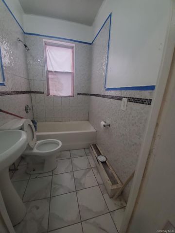 10737 Van Wyck Expressway, Jamaica, NY 11435