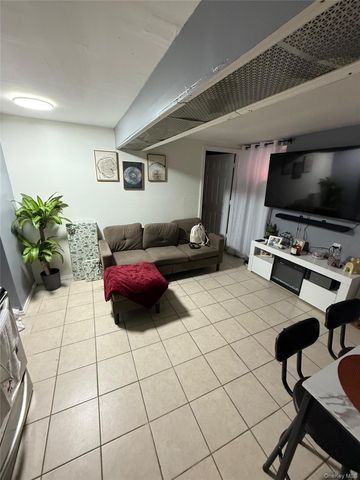 10737 Van Wyck Expressway, Jamaica, NY 11435