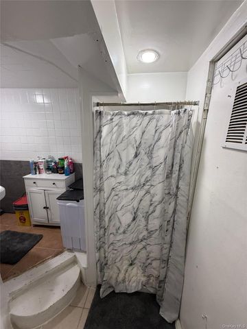 10737 Van Wyck Expressway, Jamaica, NY 11435