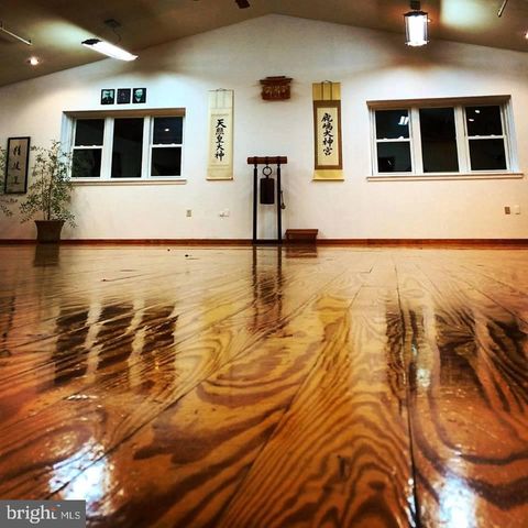 8 N VILLAGE AVE, Exton, PA 19341