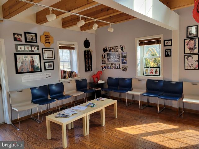 8 N VILLAGE AVE, Exton, PA 19341