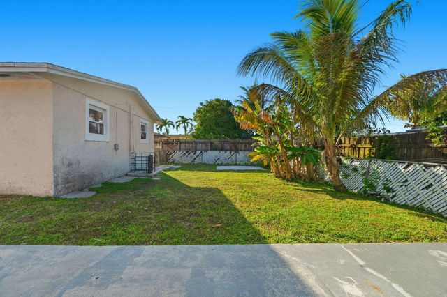 5649 SW 36th Court, West Park, FL 33023