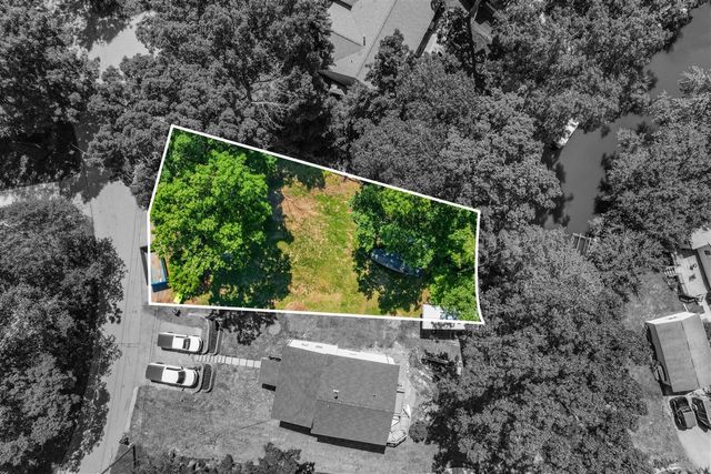 4325 Oakguard Drive, White Lake, MI 48383
