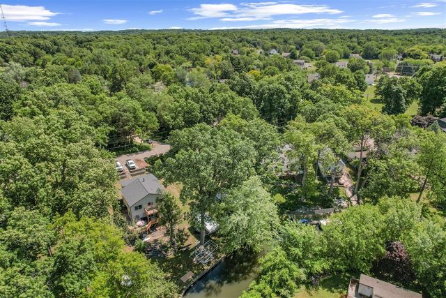 4325 Oakguard Drive, White Lake, MI 48383