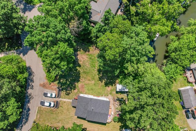 4325 Oakguard Drive, White Lake, MI 48383