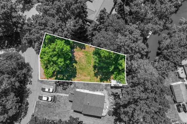 4325 Oakguard Drive, White Lake, MI 48383
