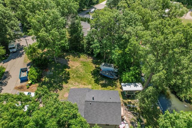4325 Oakguard Drive, White Lake, MI 48383