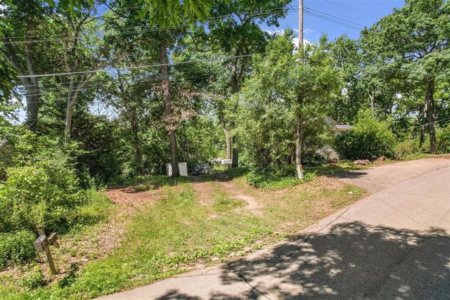 4325 Oakguard Drive, White Lake, MI 48383