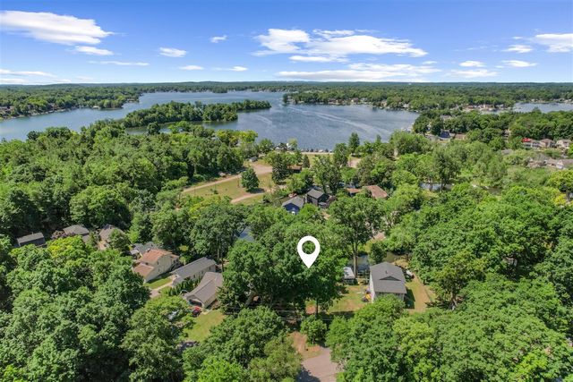 4325 Oakguard Drive, White Lake, MI 48383