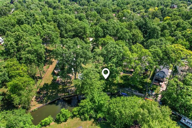 4325 Oakguard Drive, White Lake, MI 48383