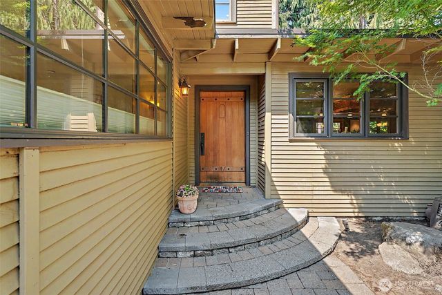 12838 NE 73rd Street, Kirkland, WA 98033