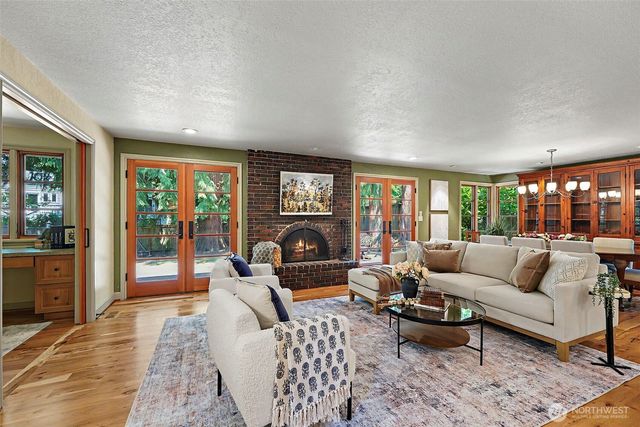 12838 NE 73rd Street, Kirkland, WA 98033