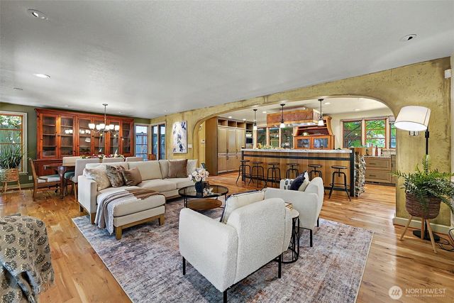 12838 NE 73rd Street, Kirkland, WA 98033