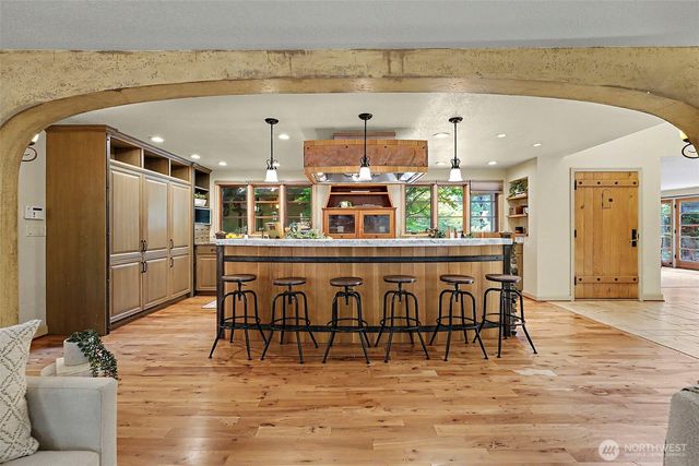 12838 NE 73rd Street, Kirkland, WA 98033