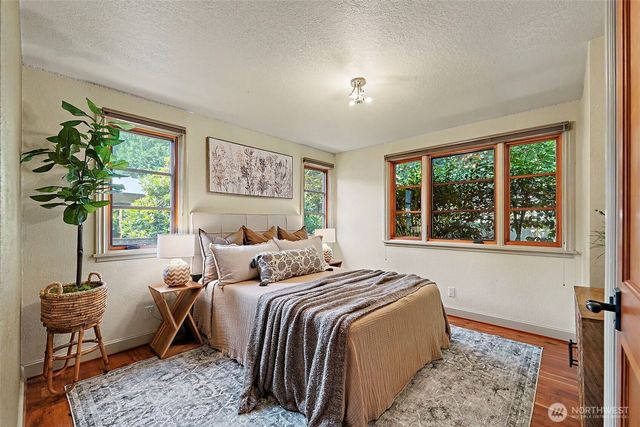 12838 NE 73rd Street, Kirkland, WA 98033