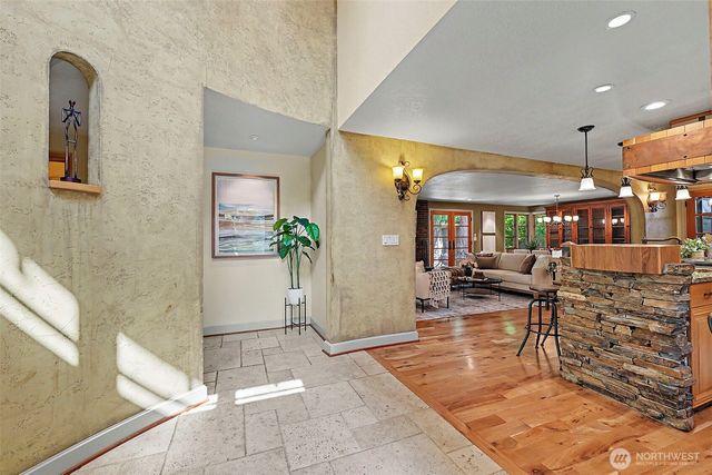 12838 NE 73rd Street, Kirkland, WA 98033