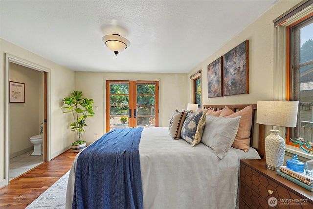 12838 NE 73rd Street, Kirkland, WA 98033
