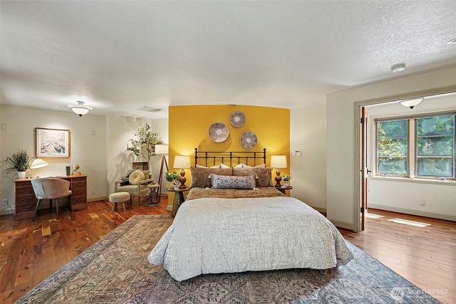 12838 NE 73rd Street, Kirkland, WA 98033