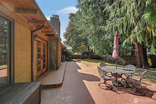 12838 NE 73rd Street, Kirkland, WA 98033