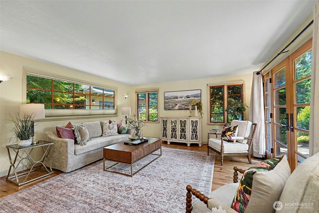 12838 NE 73rd Street, Kirkland, WA 98033