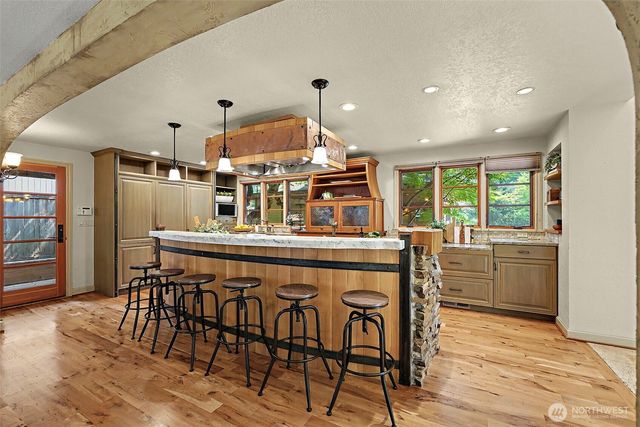 12838 NE 73rd Street, Kirkland, WA 98033