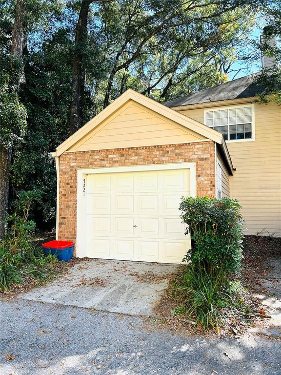 5221 SW 97TH DRIVE, Gainesville, FL 32608
